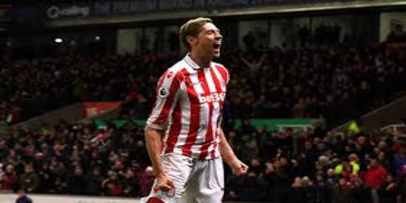 百球征程：419场比赛与六家俱乐部的坚韧足迹- 开云体育