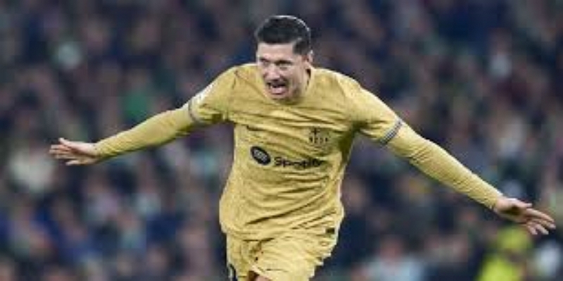 不平凡的成长轨迹：从默默无闻到豪门新星 - 开云体育