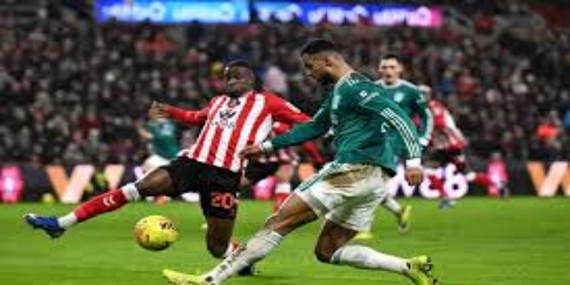 罗杰斯的防线重组抉择-开云体育